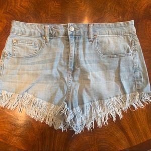 Celebrity Pink Light awash Jean Shorts